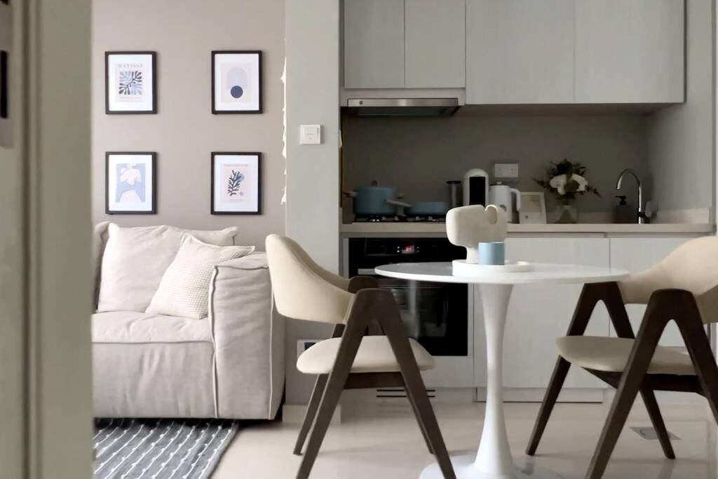 Apartment High Floor L Great Amenities L Fit 2